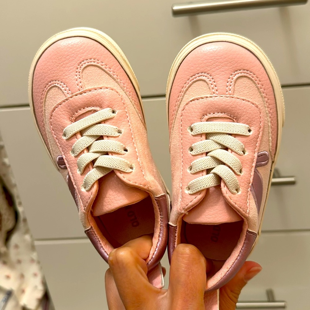 👟 🦋 Pink Slip on Butterfly Sneakers